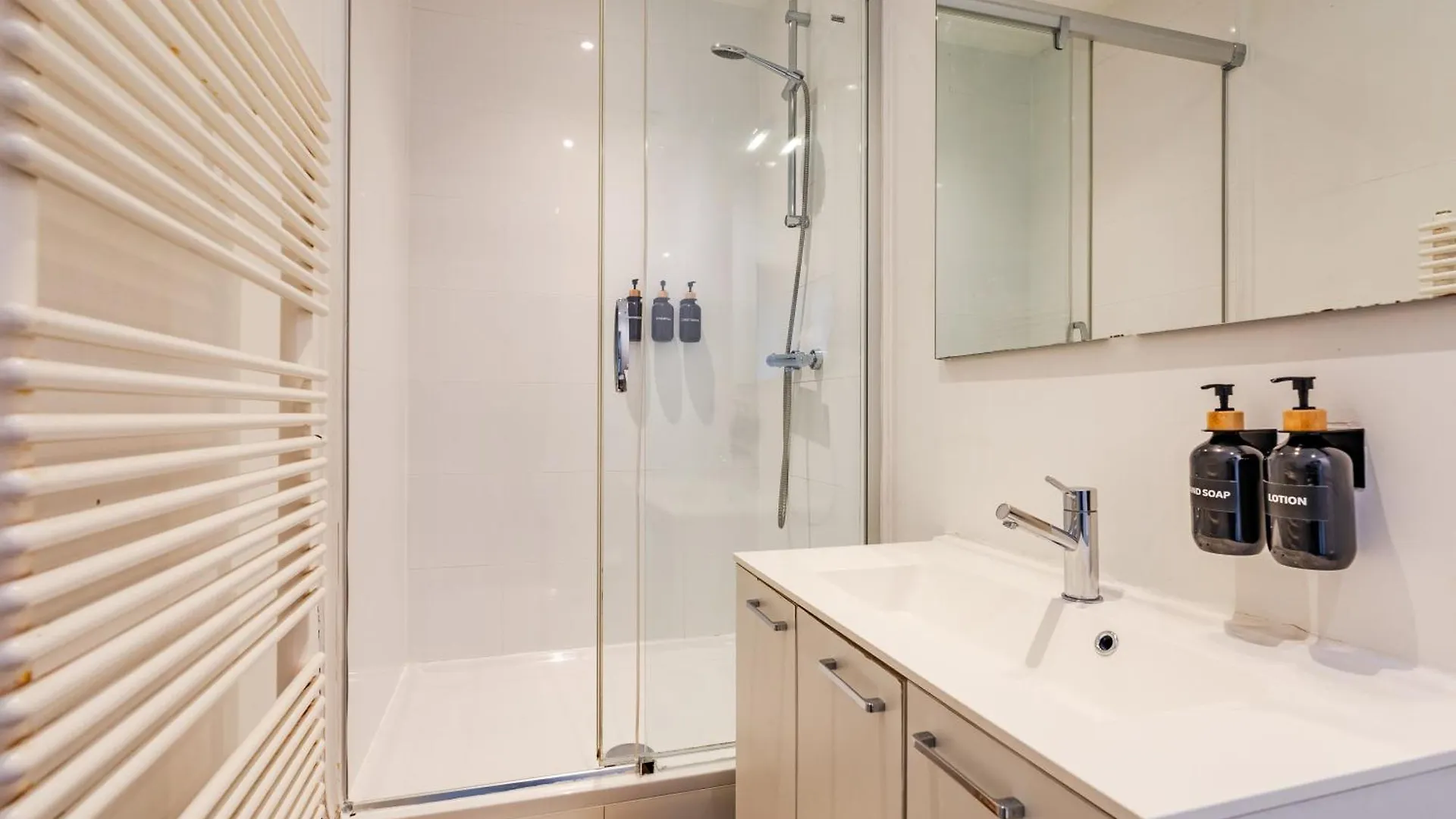 Exclusive 2Br With Unesco Views Brussels Apartment